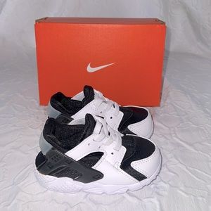 Nike Huarache Run White Shoes Boys Baby/toddler size 5C